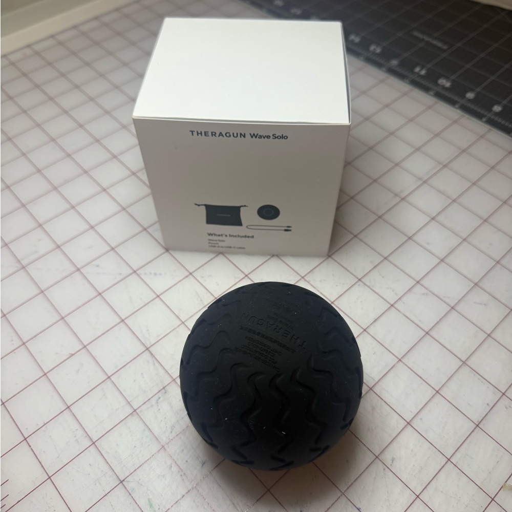 Theragun Wave Solo Black Massage Ball
